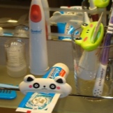 Dozatorji za zobno pasto in kremo.