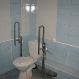 Förkromade fällbara ledstänger för funktionshindrade