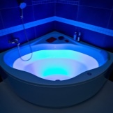 Sininen kylpyammeen valaistus