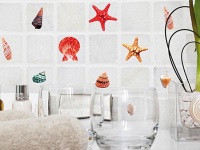 Zelfklevende folie en stickers voor de badkamer. Het is snel en gemakkelijk om te herontwerpen! 