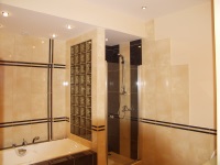 Berechnung der Anzahl der Fliesen für die Badrenovierung