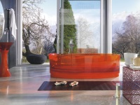 Bain rouge - un accent frappant pour un intérieur inhabituel