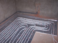 Подови настилки в банята: особености на монтажа и довършителните работи