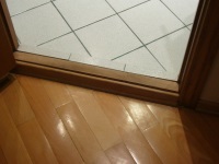 Selection and installation of the threshold in the bathroom