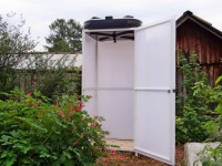 Come fare un box doccia in policarbonato per il paese con le proprie mani?