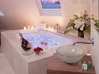 Les 7 meilleurs accessoires de salle de bains pour une soirée romantique