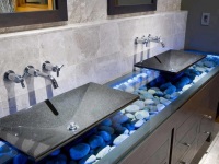 Diskbänkar av konstgjord sten för badrummet