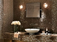 Piastrelle sotto un mosaico per il bagno