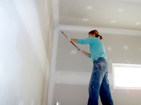 Priming before laying tiles