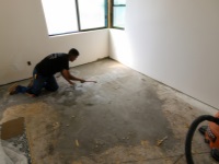 Preparing the floor for laying tiles