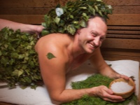 Как правилно да изпарявате метли във ваната?  