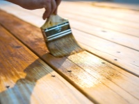 Golvbehandling i bastun: grundläggande skydd mot röta och svamp