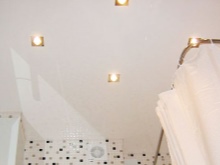 Tecto tenso na casa de banho