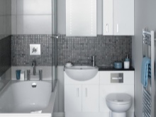 Piccolo bagno con vasca