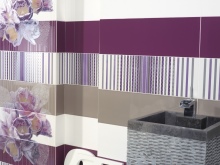 Salle de bains violette