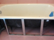 gipsskivor och remsor - en skärm med dina egna händer