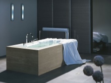 badkuip met ingebouwde mengkraan