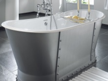 snyggt badkar i gjutjärn