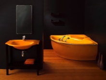 Keltainen sisustus kylpyhuone