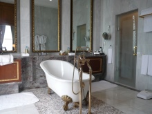 鋳鉄製バスタブ（脚付き