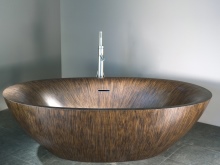 Cada de baie minimalistă din lemn