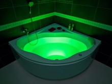 バスタブにクロモセラピーを搭載