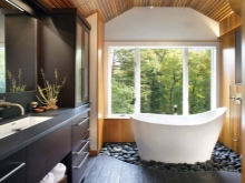 Oblikovanje kopalnice z oknom v kopalnici