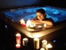Osvetljen masažni bazen