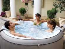 Velik napihljiv spa bazen