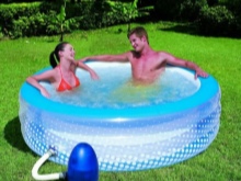 Napihljiv masažni bazen