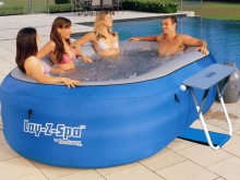 Napihljiv masažni bazen za poletno hišo