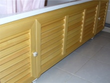 Csuklós fürdőkád képernyő