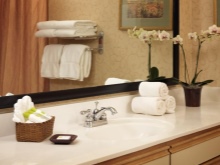 Akrila MDF vannas istabas mēbeles