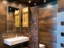 Skillevæg mellem håndvask og toilet