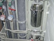 Cevi in filtri za vodo v škatli