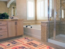 Alfombra de baño de goma en el interior de su baño.