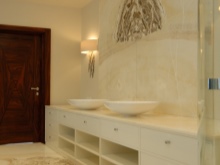 Настилка от естествен камък