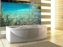 Bézs csempe a fürdőszobában rózsaszínnel