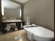 Bathroom for a phlegmatic in gray