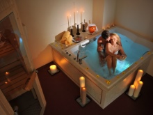 Vasca idromassaggio con candele