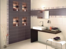 Lampor och speglar i badrummet