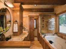 Amplio baño acogedor