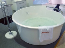 Ελεύθερη μπανιέρα με υδρομασάζ