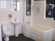 Muovinen kylpyhuoneen seinäpaneeli