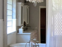 Μπάνιο με πολυέλαιο