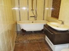 Гранитогрес по стените на банята