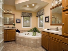 Iluminação para cada zona de trabalho da casa de banho