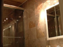 Desvio de luz para áreas individuais de casa de banho