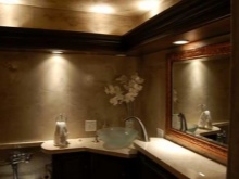 Iluminação discreta da casa de banho