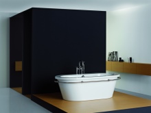 Акрилна вана от дизайнера Филип Старк